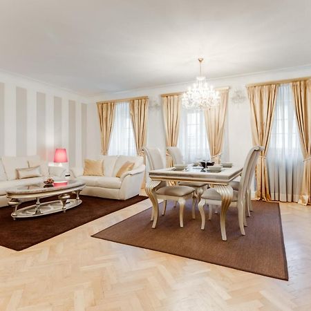 Charles Bridge Royal Apartments - Castle District Prag Dış mekan fotoğraf