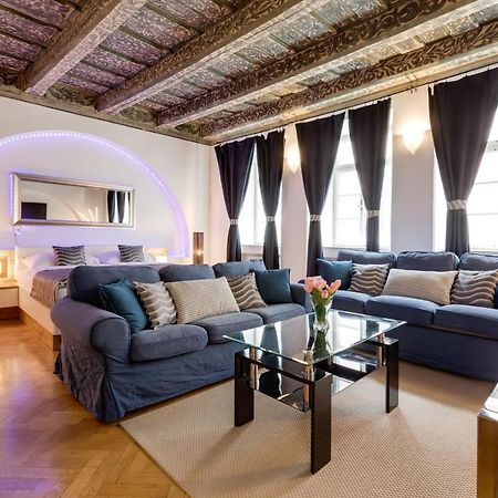 Charles Bridge Royal Apartments - Castle District Prag Dış mekan fotoğraf