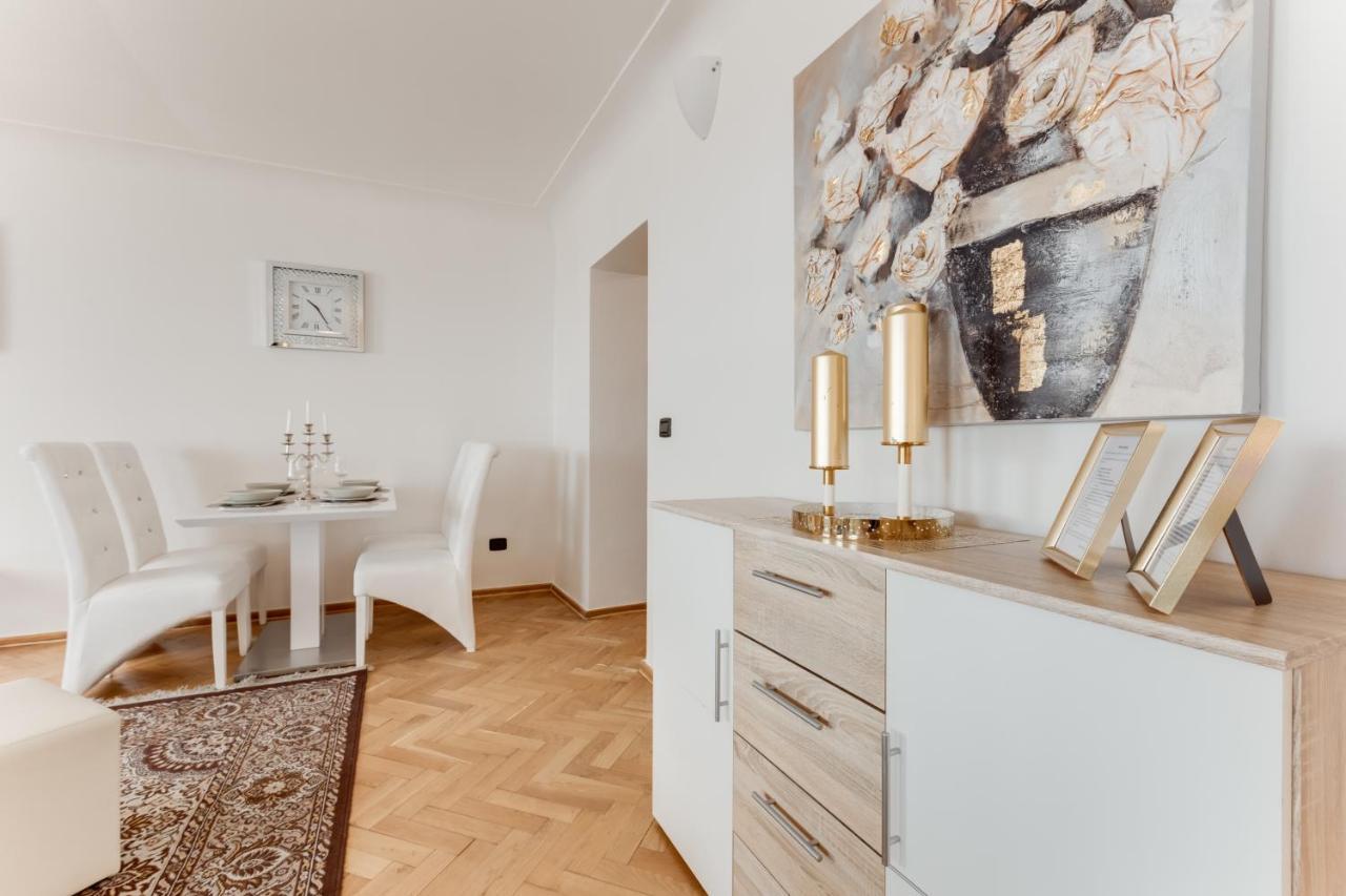 Charles Bridge Royal Apartments - Castle District Prag Dış mekan fotoğraf
