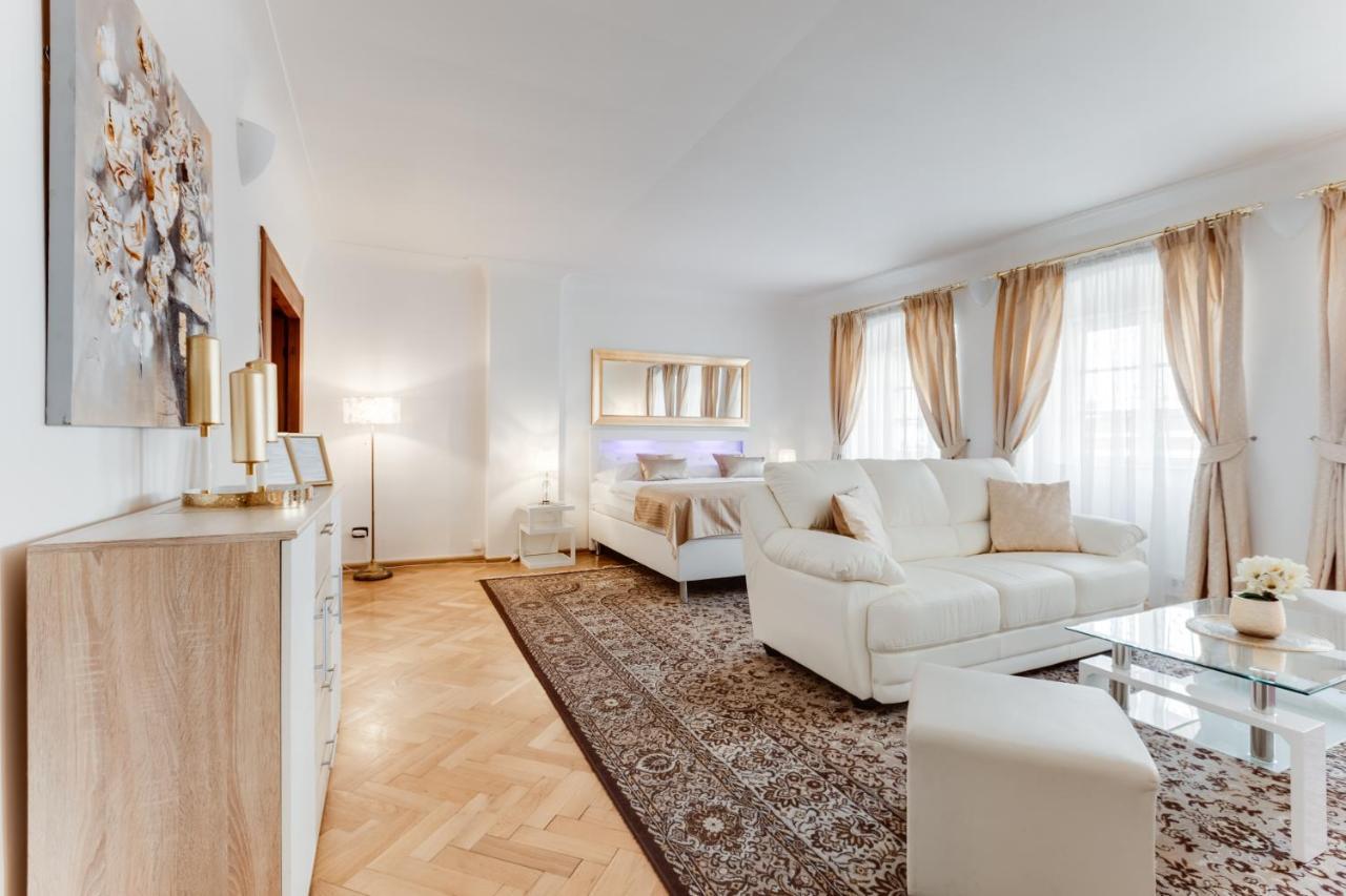Charles Bridge Royal Apartments - Castle District Prag Dış mekan fotoğraf