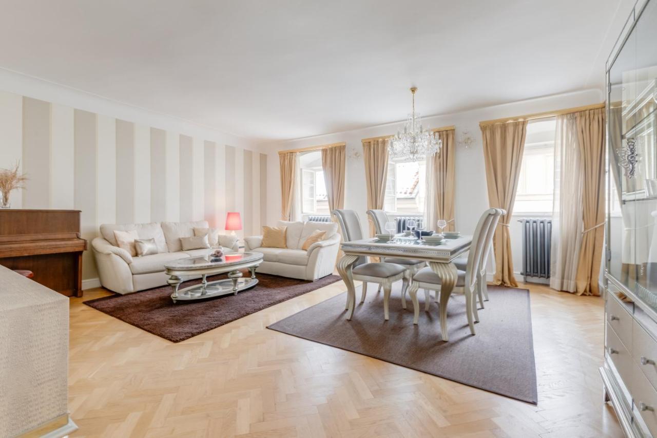 Charles Bridge Royal Apartments - Castle District Prag Dış mekan fotoğraf