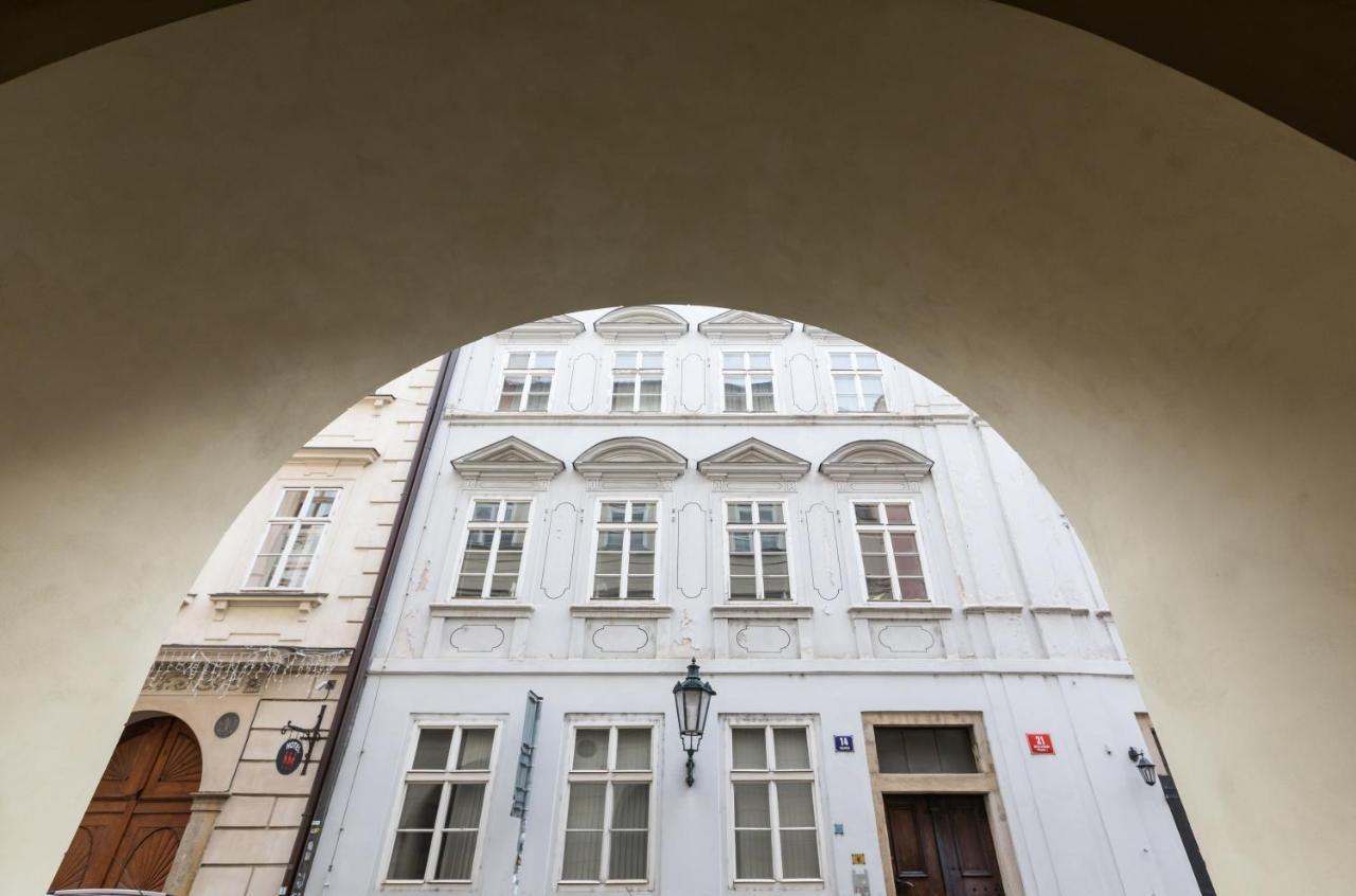 Charles Bridge Royal Apartments - Castle District Prag Dış mekan fotoğraf