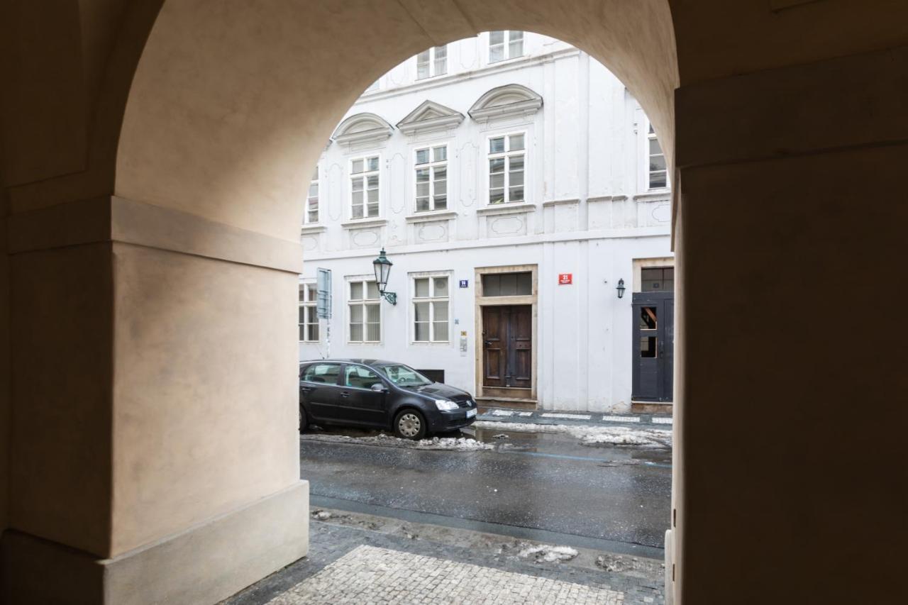 Charles Bridge Royal Apartments - Castle District Prag Dış mekan fotoğraf