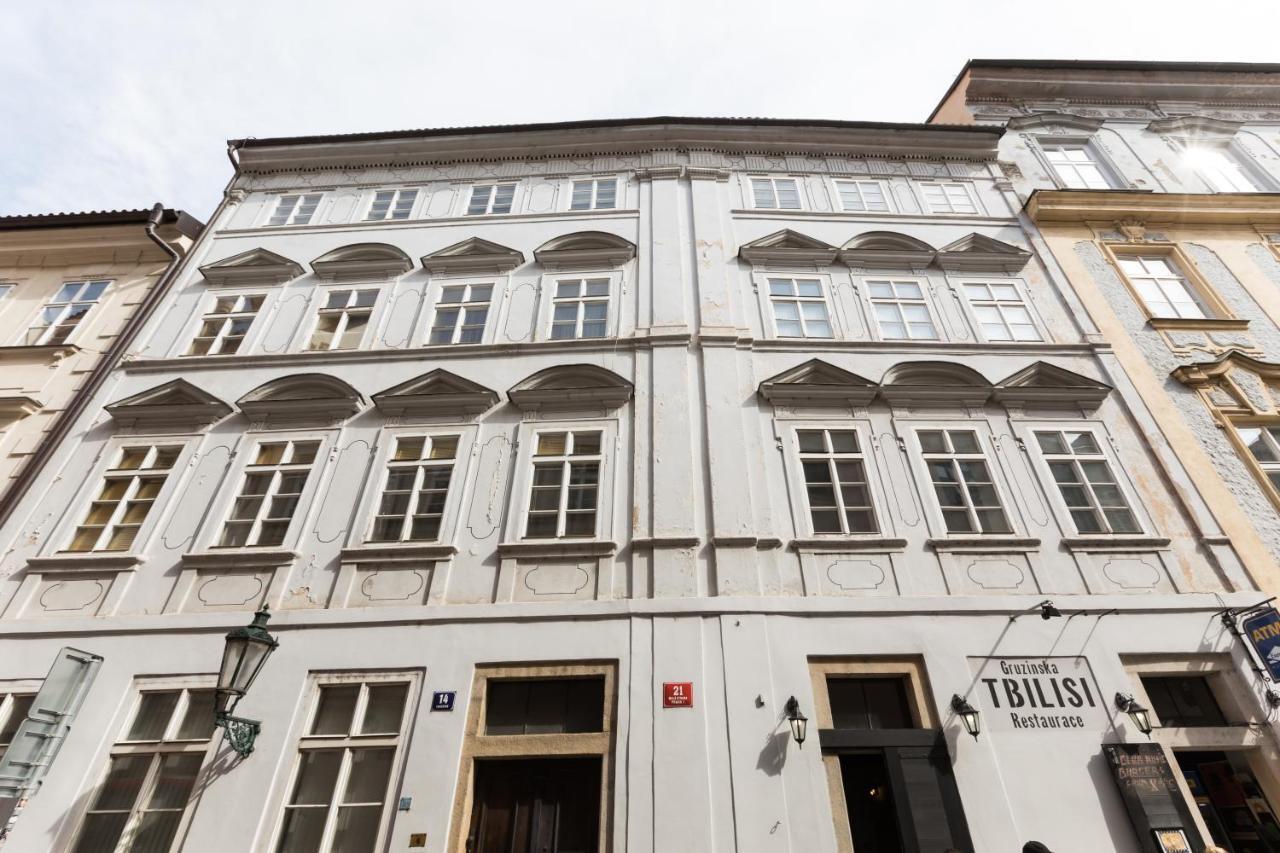 Charles Bridge Royal Apartments - Castle District Prag Dış mekan fotoğraf