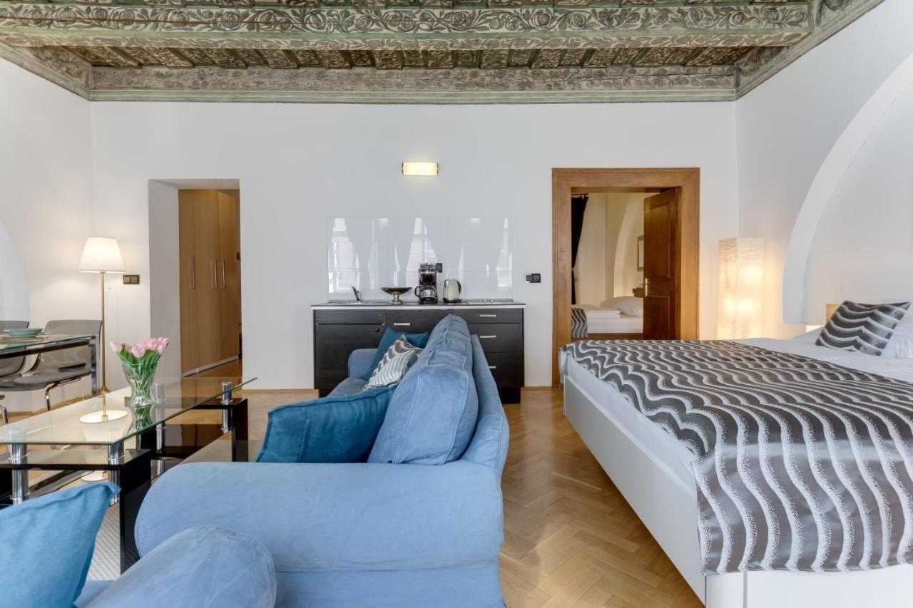 Charles Bridge Royal Apartments - Castle District Prag Dış mekan fotoğraf