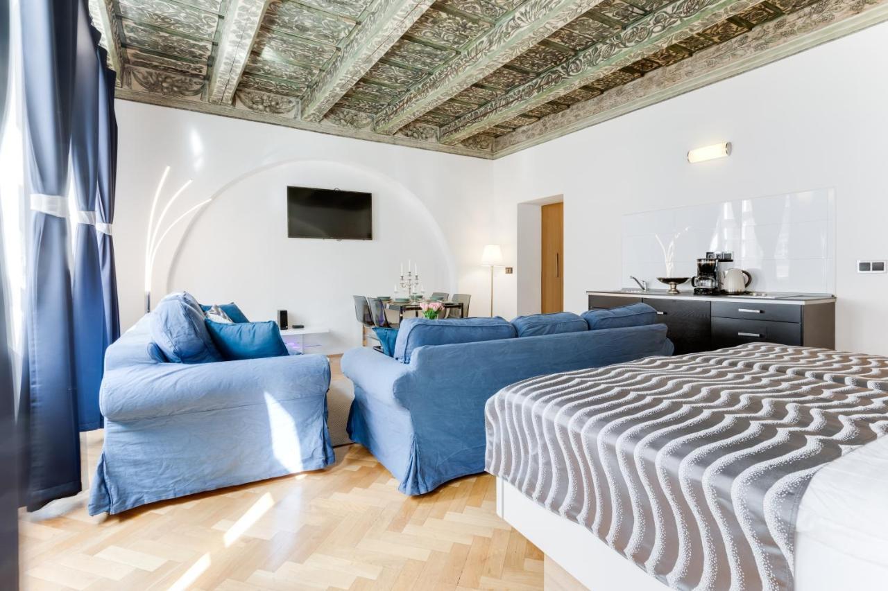 Charles Bridge Royal Apartments - Castle District Prag Dış mekan fotoğraf