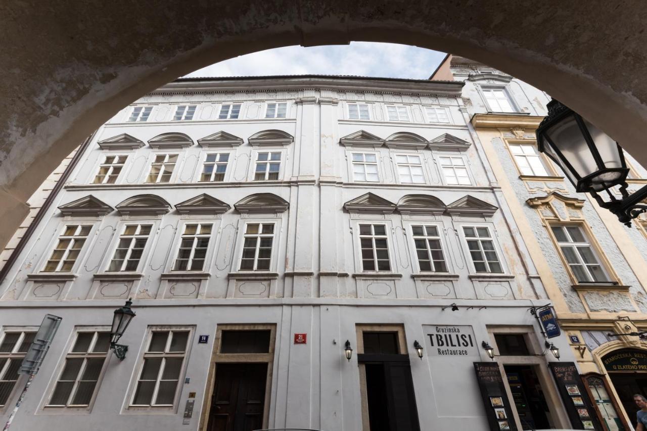 Charles Bridge Royal Apartments - Castle District Prag Dış mekan fotoğraf